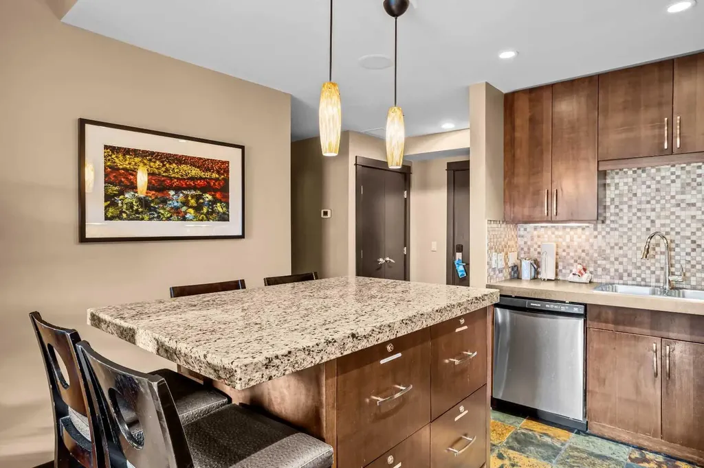 1818 Mountain Avenue Canmore AB T1W 3M3