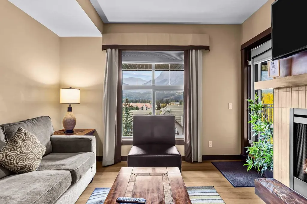 1818 Mountain Avenue Canmore AB T1W 3M3