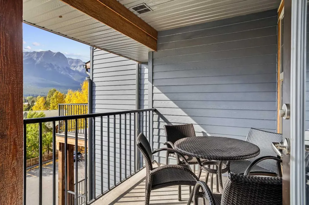 1818 Mountain Avenue Canmore AB T1W 3M3