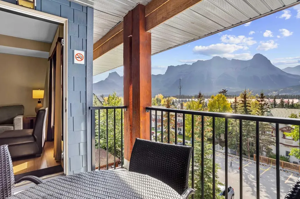 1818 Mountain Avenue Canmore AB T1W 3M3