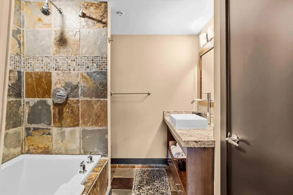 1818 Mountain Avenue Canmore AB T1W 3M3