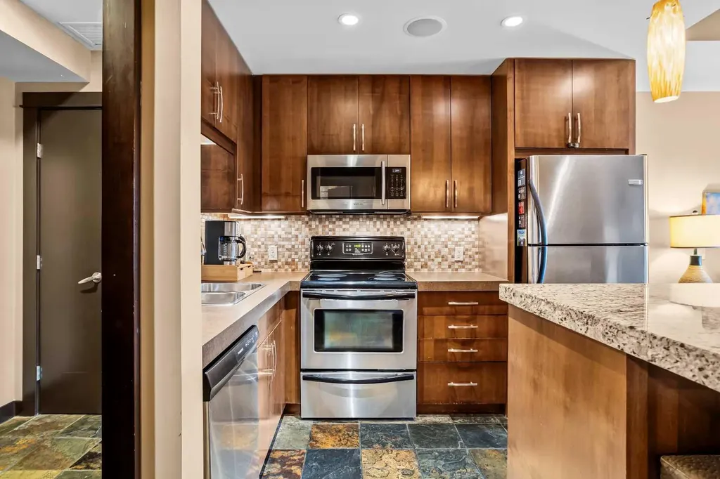 1818 Mountain Avenue Canmore AB T1W 3M3