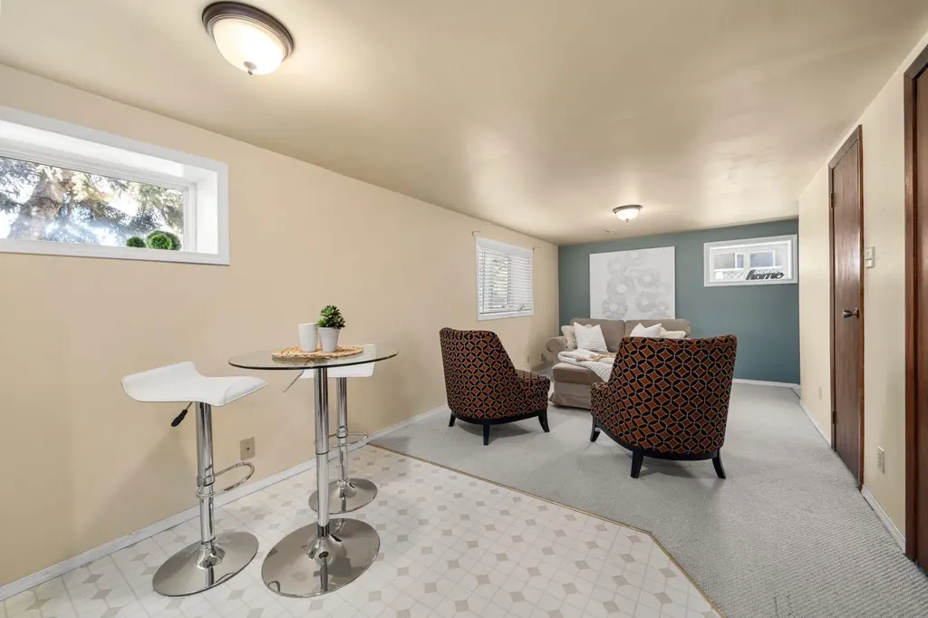 817 17 Avenue SE Calgary AB T2G 1J2