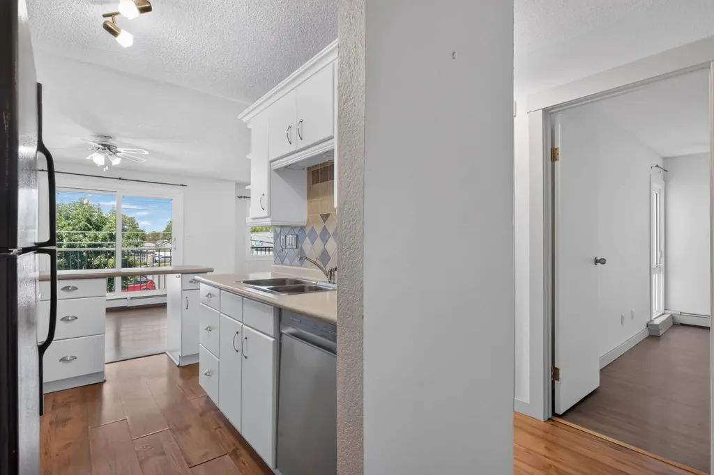 809 4 Street NE Calgary AB T2E3S9