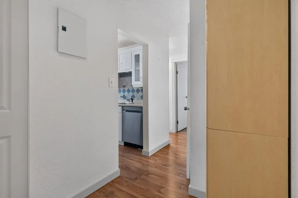 809 4 Street NE Calgary AB T2E3S9
