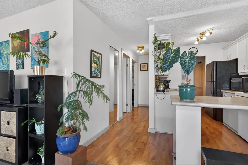 809 4 Street NE Calgary AB T2E3S9