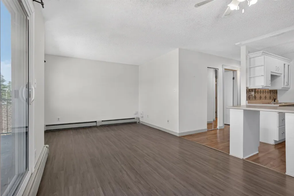 809 4 Street NE Calgary AB T2E3S9