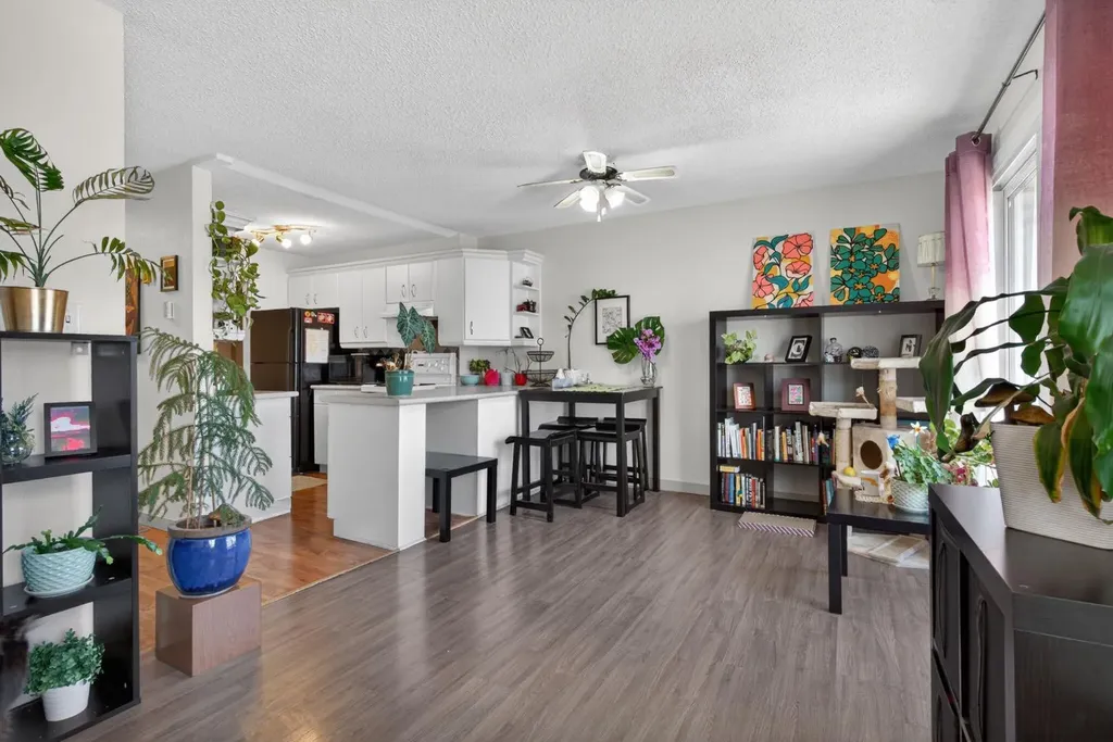 809 4 Street NE Calgary AB T2E3S9