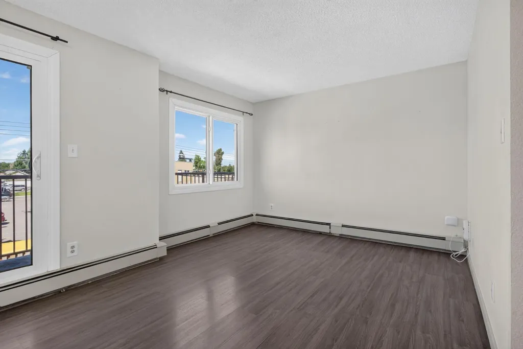 809 4 Street NE Calgary AB T2E3S9
