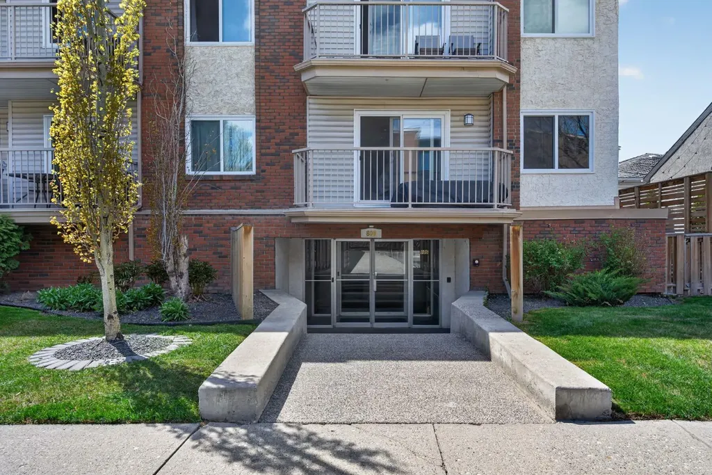 809 4 Street NE Calgary AB T2E3S9