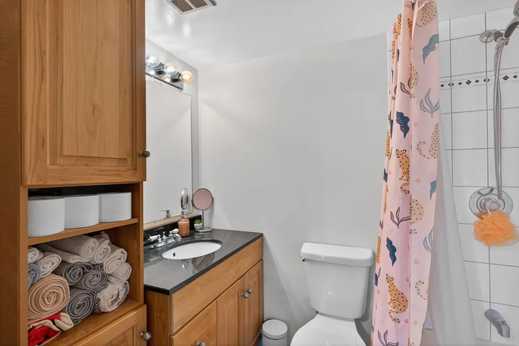 809 4 Street NE Calgary AB T2E3S9