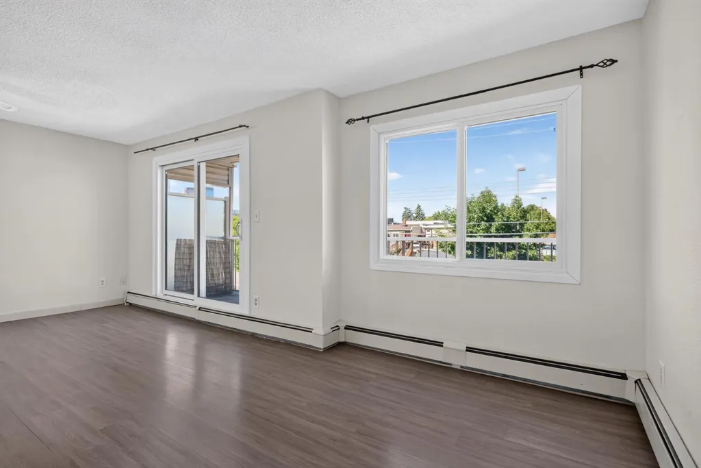 809 4 Street NE Calgary AB T2E3S9