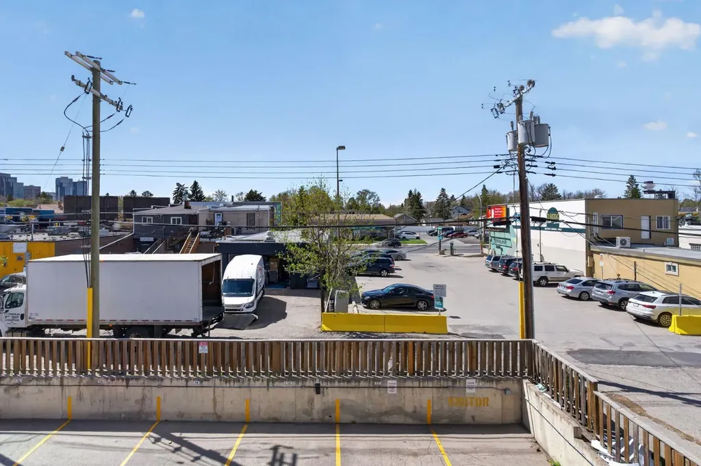 809 4 Street NE Calgary AB T2E3S9