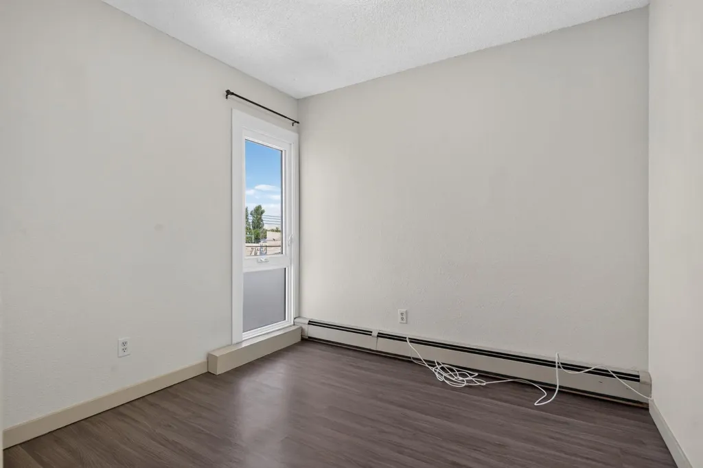 809 4 Street NE Calgary AB T2E3S9