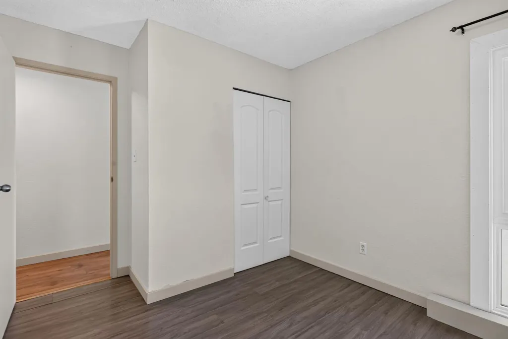 809 4 Street NE Calgary AB T2E3S9