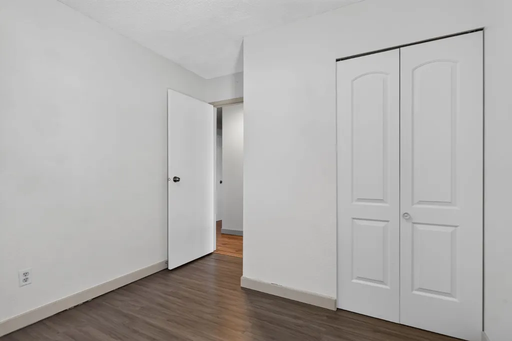 809 4 Street NE Calgary AB T2E3S9