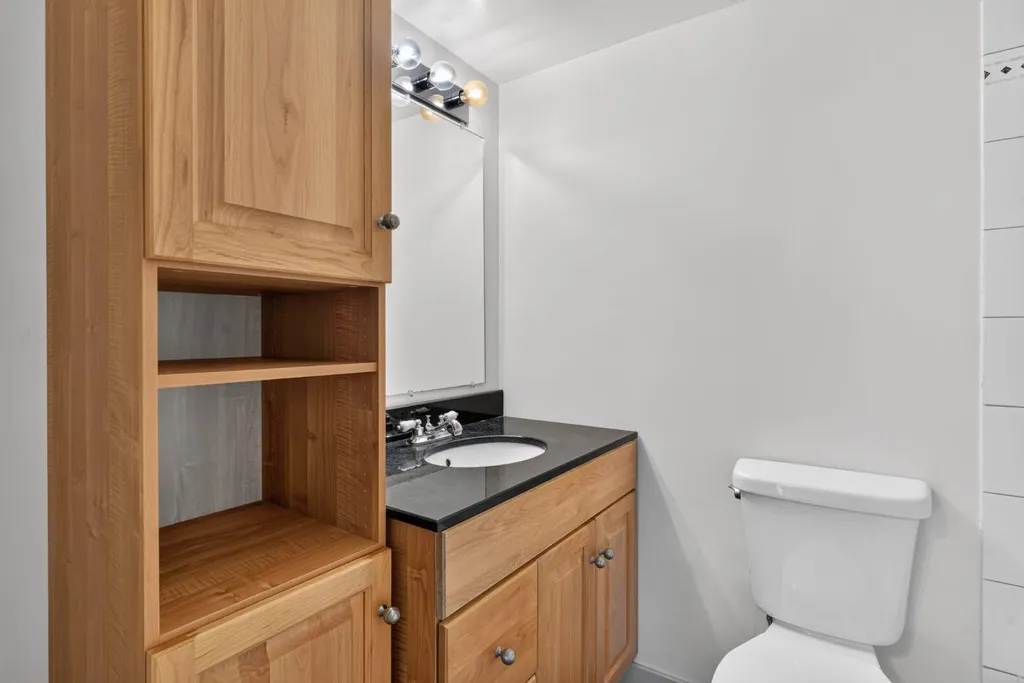 809 4 Street NE Calgary AB T2E3S9