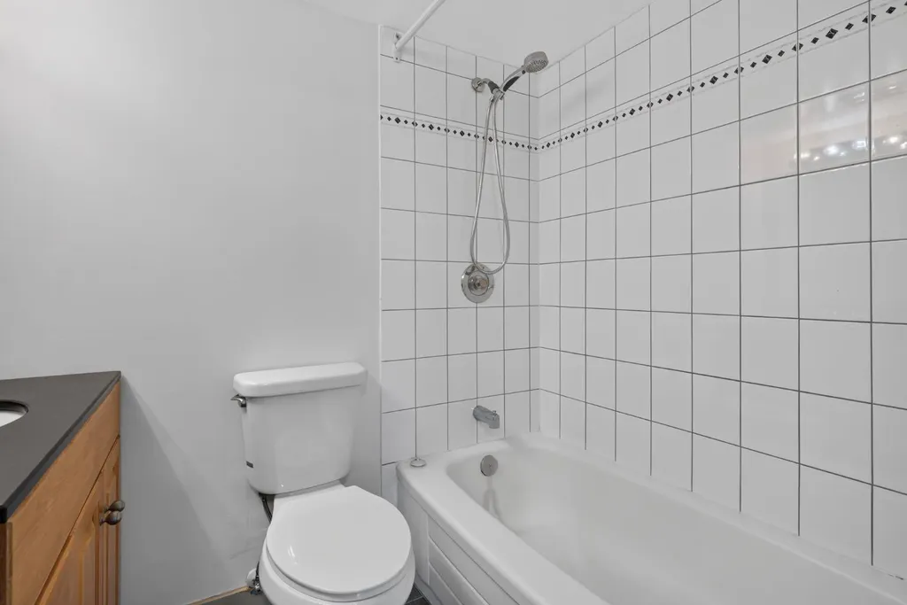 809 4 Street NE Calgary AB T2E3S9