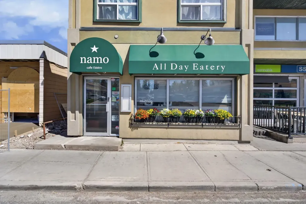 809 4 Street NE Calgary AB T2E3S9