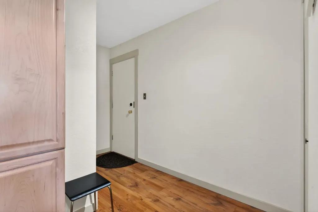 809 4 Street NE Calgary AB T2E3S9