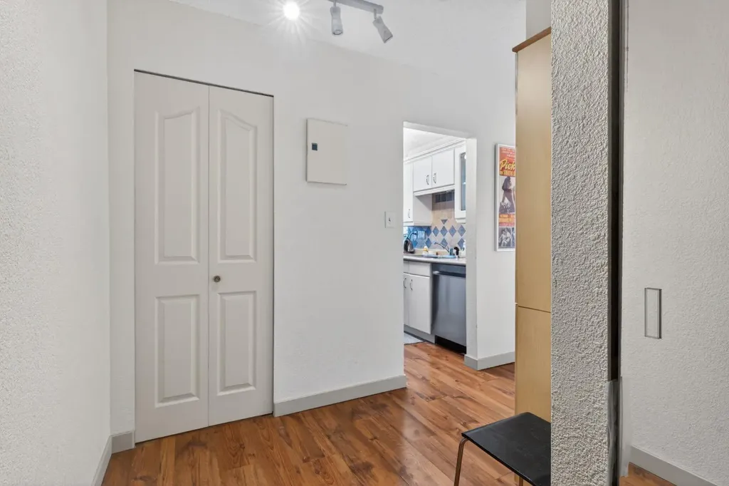 809 4 Street NE Calgary AB T2E3S9