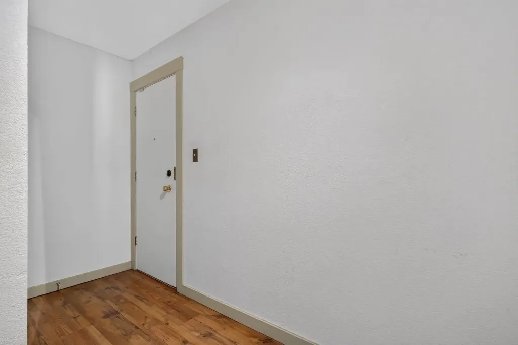 809 4 Street NE Calgary AB T2E3S9
