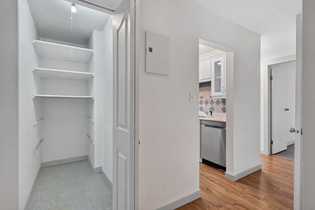 809 4 Street NE Calgary AB T2E3S9