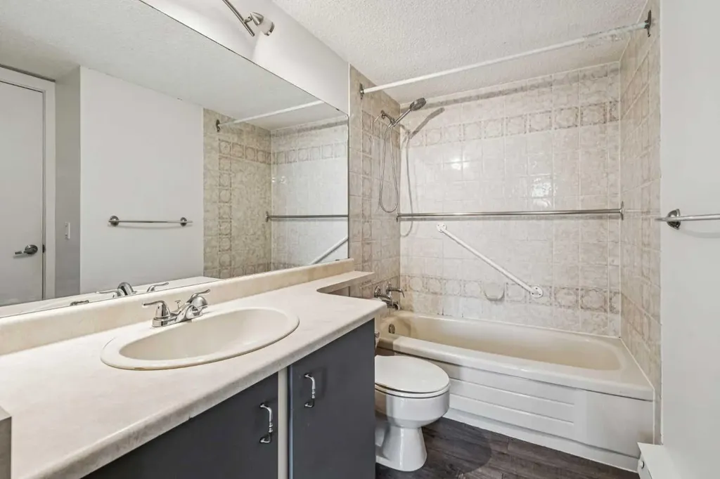 2909 17 Avenue SW Calgary AB T2E 0B1