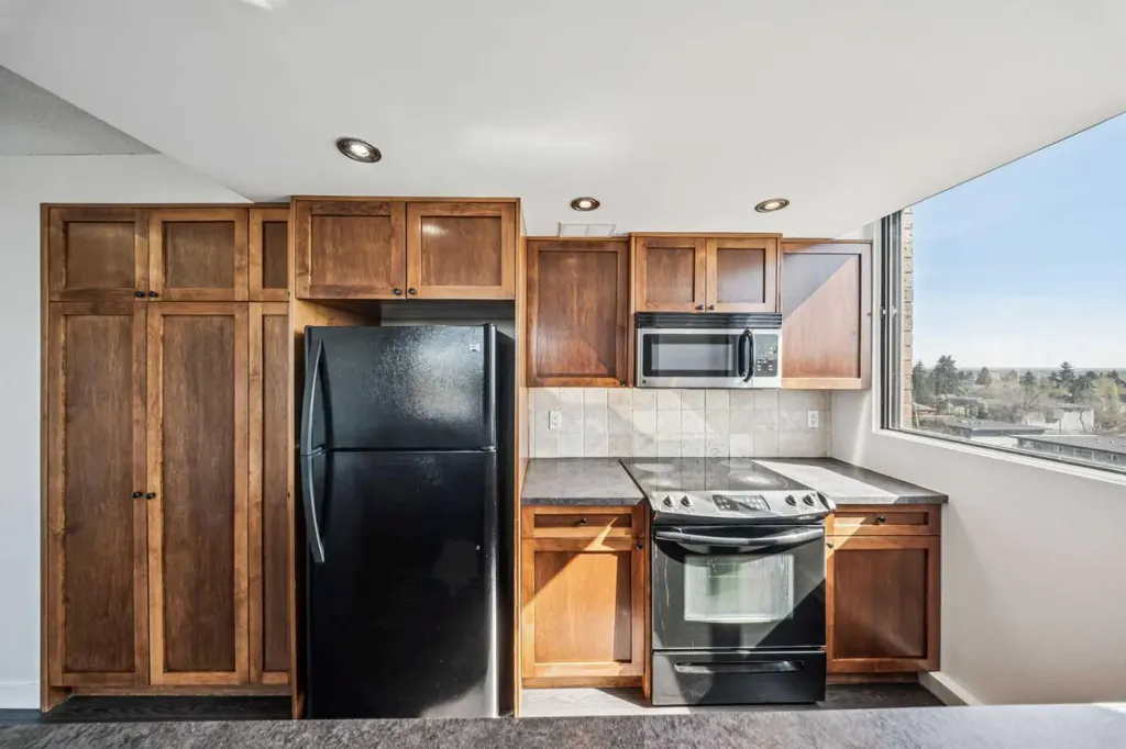2909 17 Avenue SW Calgary AB T2E 0B1