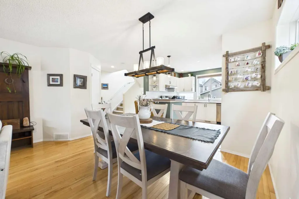 67 Prestwick Crescent SE Calgary AB T2Z3S5