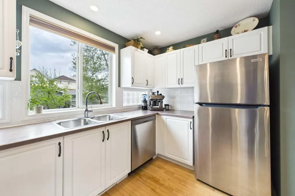 67 Prestwick Crescent SE Calgary AB T2Z3S5