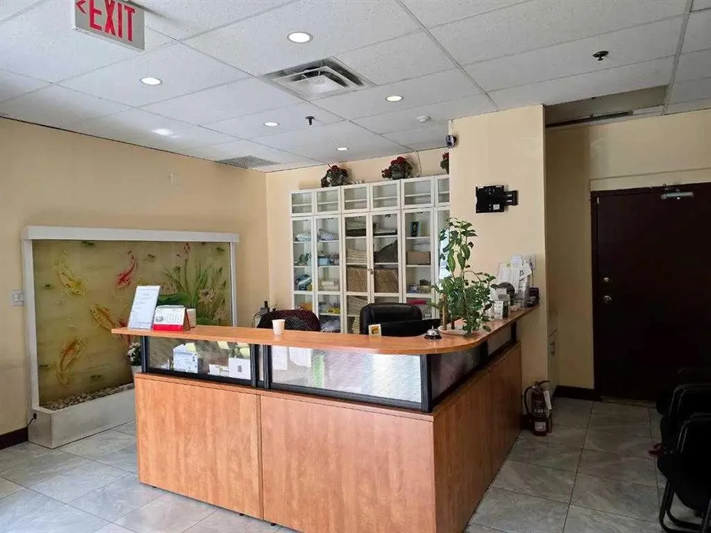 738 3 Avenue SW Calgary AB T2P 0G7