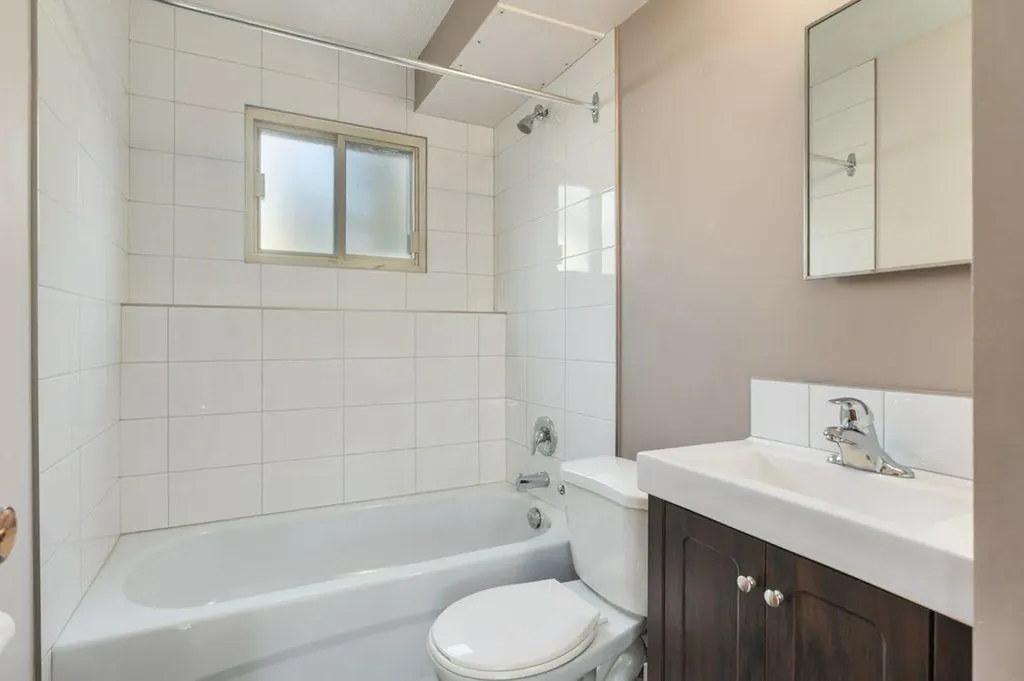 3447 Bonita Crescent NW Calgary AB T3B1N8