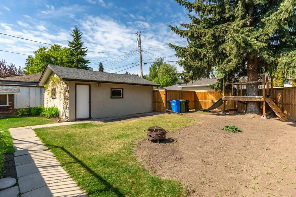 3447 Bonita Crescent NW Calgary AB T3B1N8