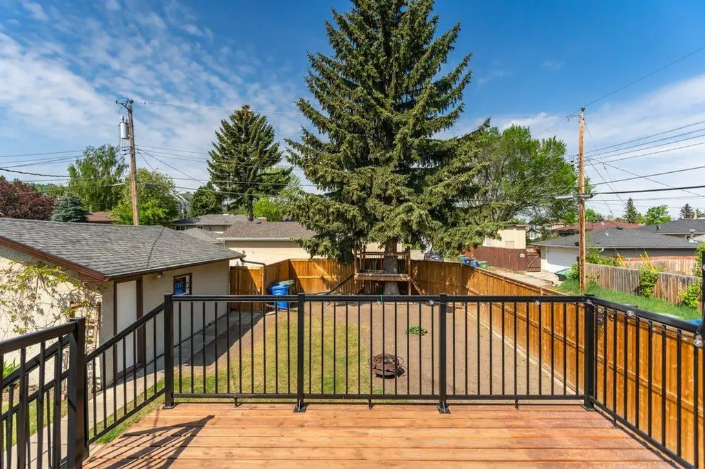 3447 Bonita Crescent NW Calgary AB T3B1N8