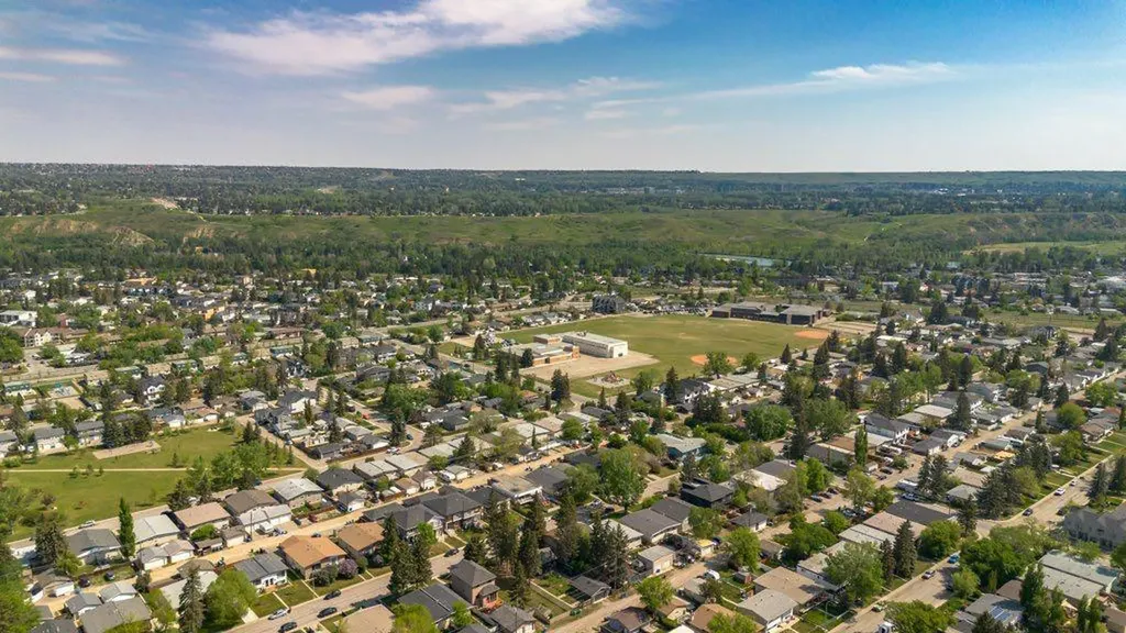 3447 Bonita Crescent NW Calgary AB T3B1N8