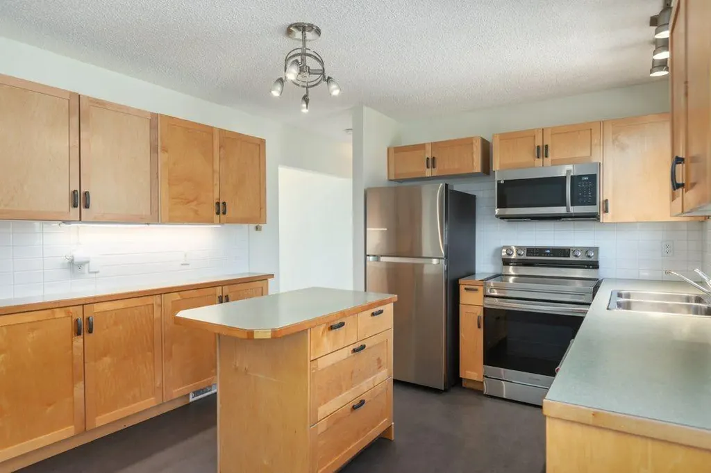 3447 Bonita Crescent NW Calgary AB T3B1N8