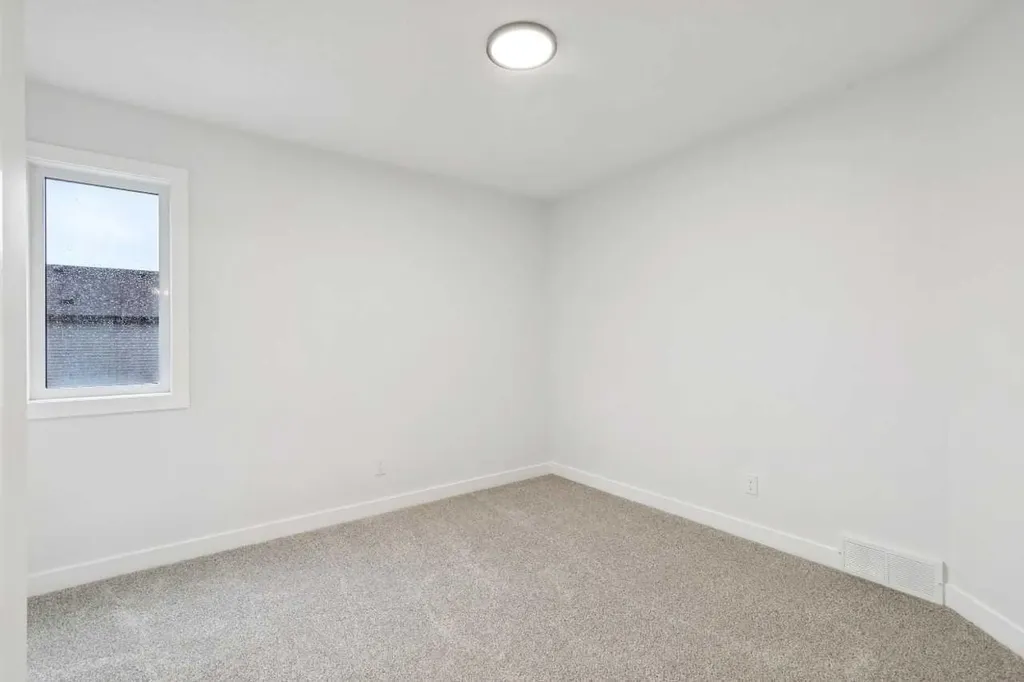 37 Sora Gardens SE Calgary AB T3S0V3