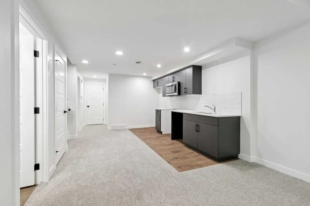 37 Sora Gardens SE Calgary AB T3S0V3