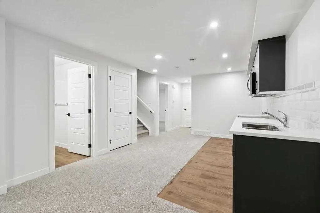 37 Sora Gardens SE Calgary AB T3S0V3