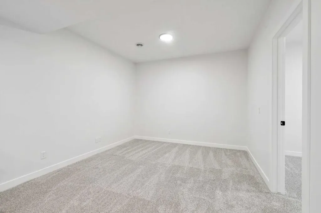 37 Sora Gardens SE Calgary AB T3S0V3