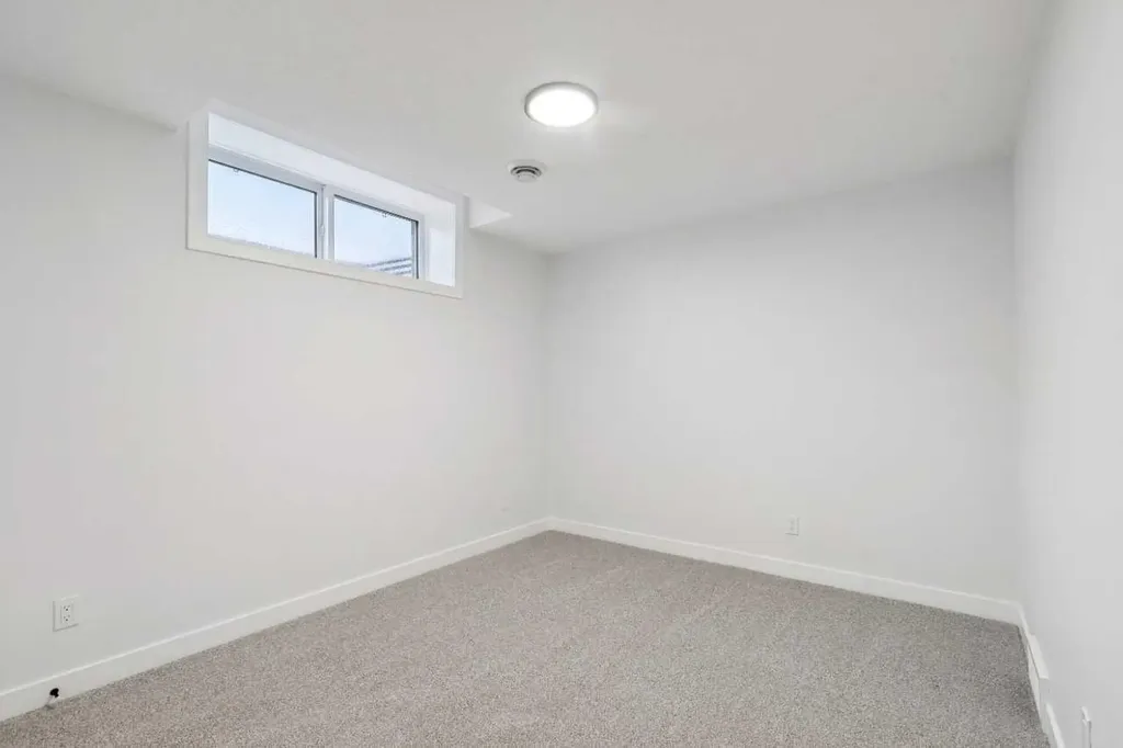 37 Sora Gardens SE Calgary AB T3S0V3