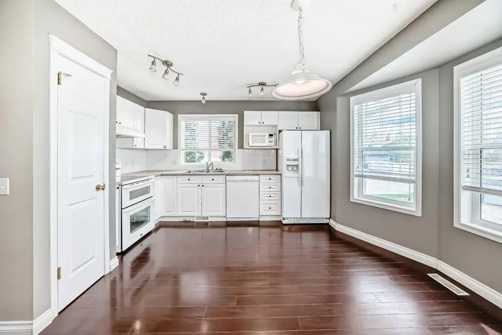 168 Tuscany Valley Drive NW Calgary AB T3L 2C2