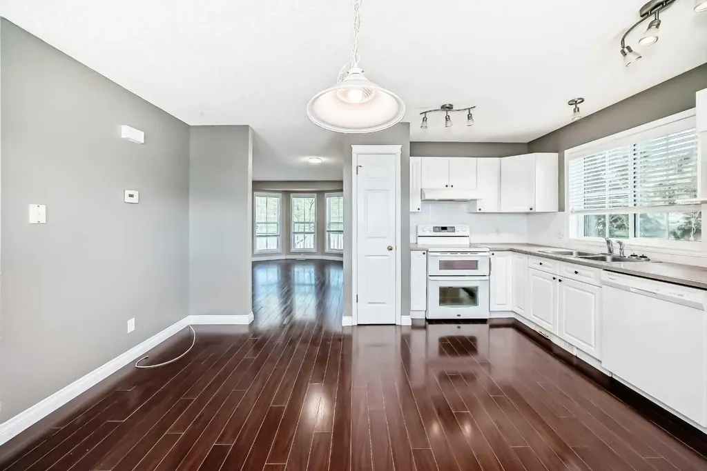 168 Tuscany Valley Drive NW Calgary AB T3L 2C2