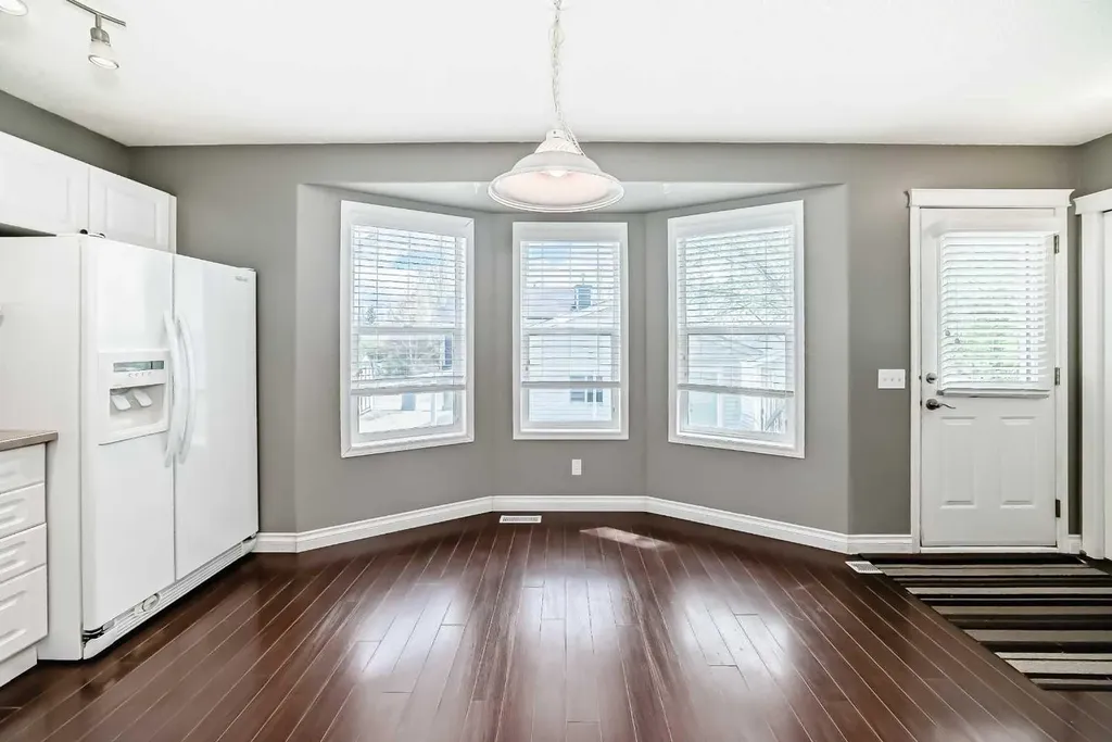 168 Tuscany Valley Drive NW Calgary AB T3L 2C2