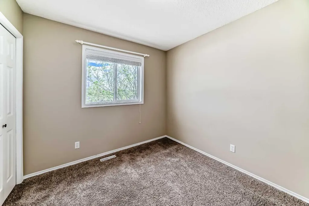 168 Tuscany Valley Drive NW Calgary AB T3L 2C2