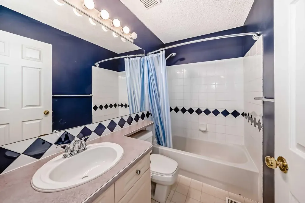 168 Tuscany Valley Drive NW Calgary AB T3L 2C2