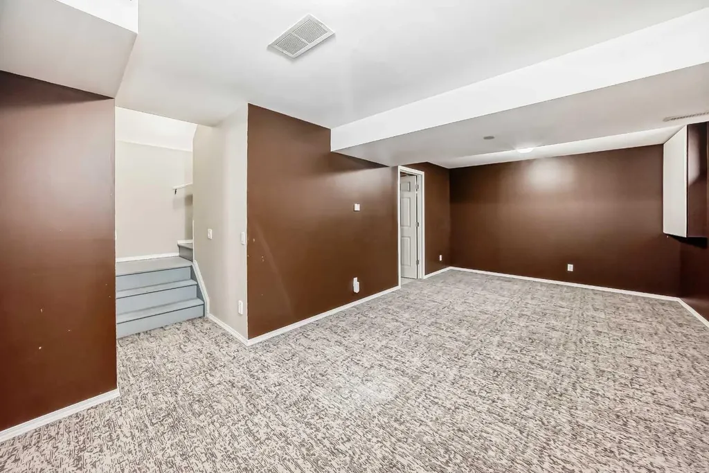 168 Tuscany Valley Drive NW Calgary AB T3L 2C2