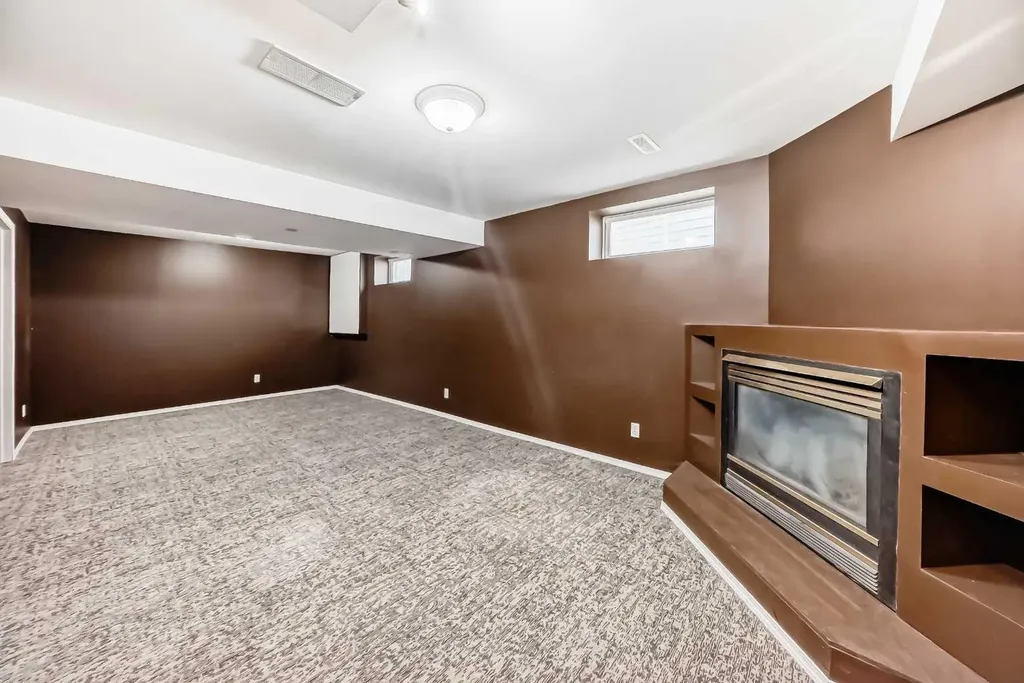 168 Tuscany Valley Drive NW Calgary AB T3L 2C2