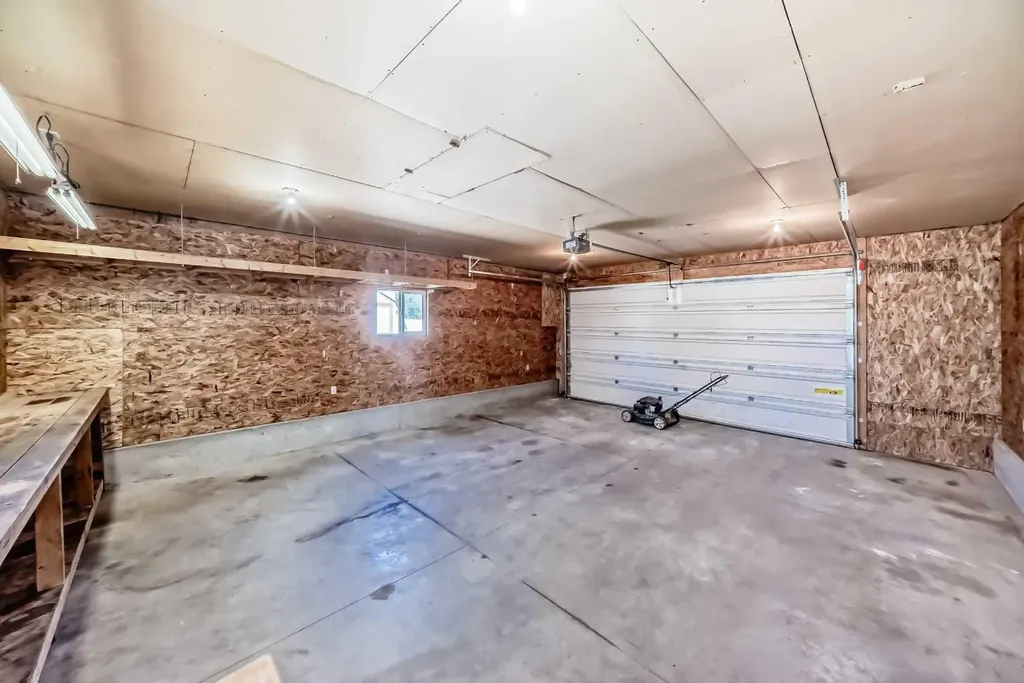 168 Tuscany Valley Drive NW Calgary AB T3L 2C2